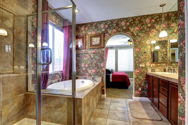 Building Photo - 1318 Surrey Downs Ln