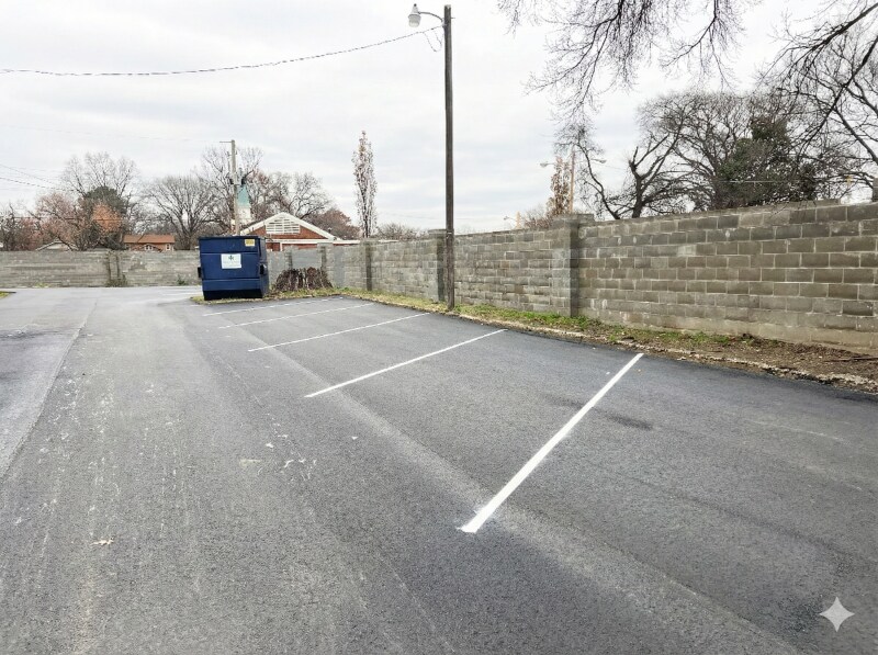 Building Photo - 888 Kerr Ave