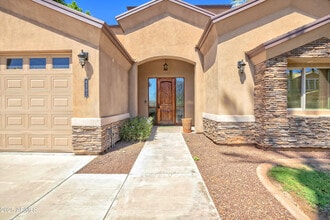 Building Photo - 4302 E Sells Dr