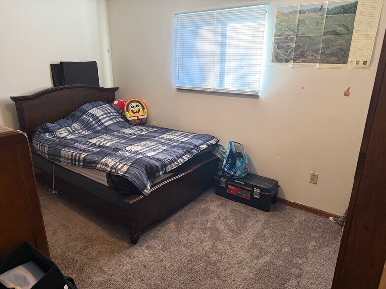 Building Photo - 65 Main St