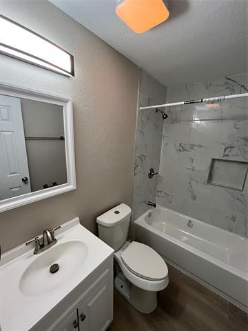 Building Photo - 942 Carver St