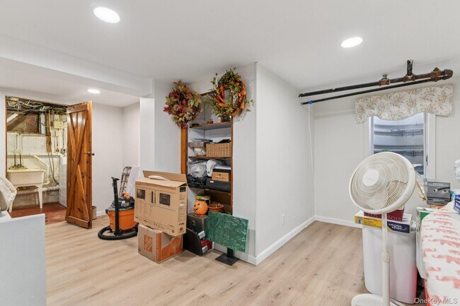 Building Photo - 21 Bayview Ct