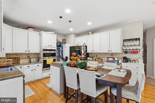 Building Photo - 14997 Grassy Knoll Ct