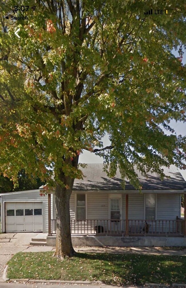 Primary Photo - Introducing our newly remodeled 2 bed 1 bath house in Connersville, IN.