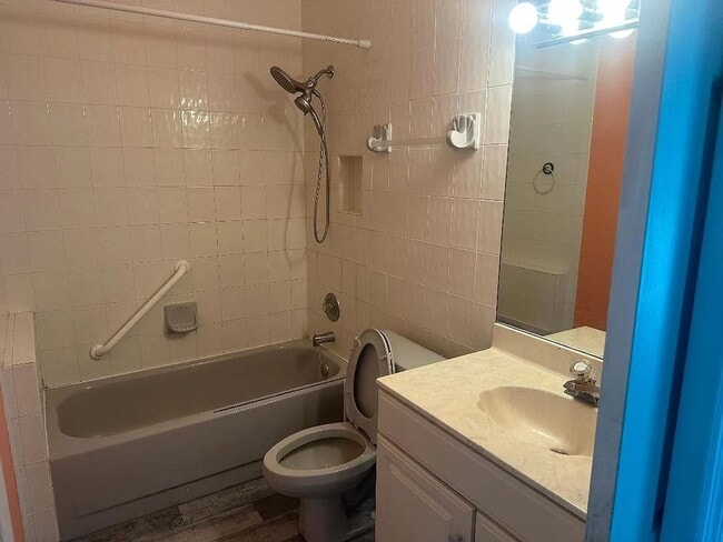 Building Photo - Beautifully Renovated Pool Home in The Acreage - 3bed | 2.5bath