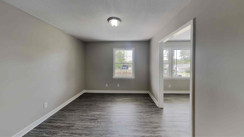 Building Photo - 1924 Pontiac Ave