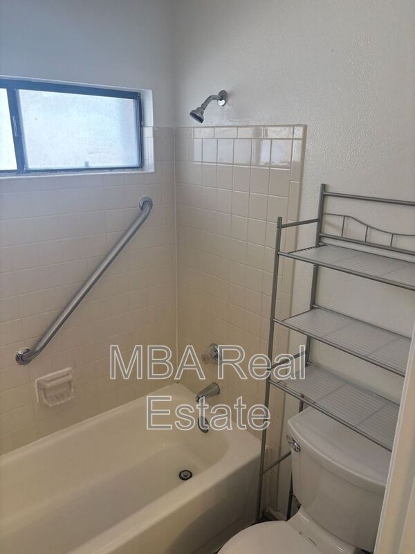 Building Photo - 11666 N 28th Dr