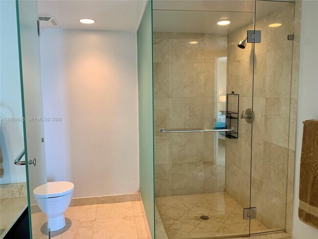 Building Photo - 150 Sunny Isles Blvd