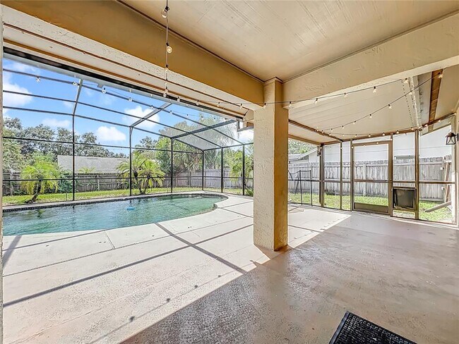 Building Photo - 9134 Sabal Palm Cir