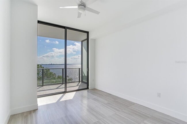 Building Photo - 2912 W Santiago St