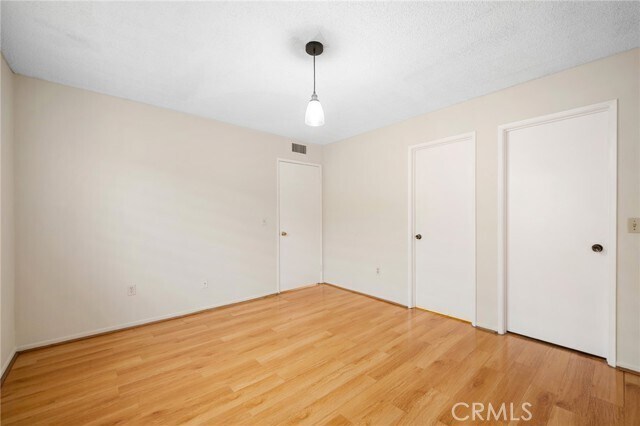 Building Photo - 1004 E Garfield Ave