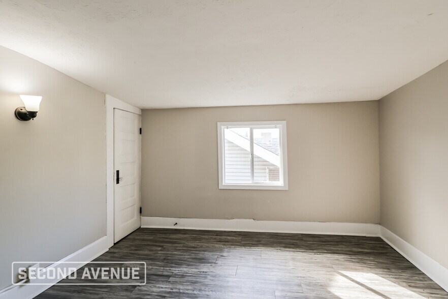 Building Photo - 459 S 41st St