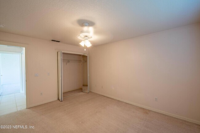 Building Photo - 13 Clear Ct
