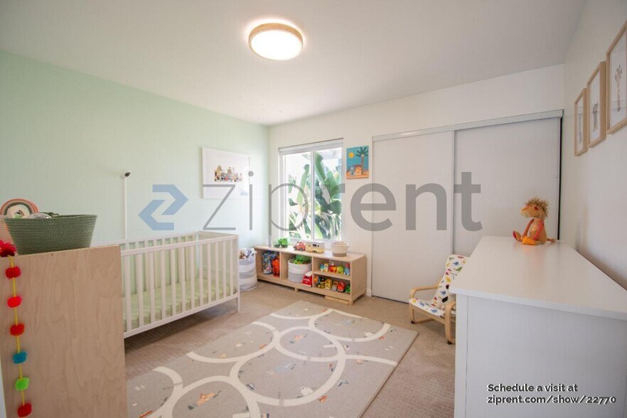 Building Photo - 189 Calle Guernica