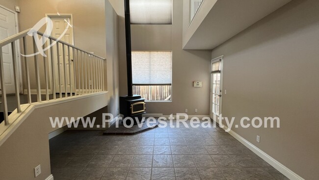 Building Photo - 4 Bed, 2.5 Bath Hesperia Home!!