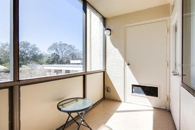 Building Photo - 2615 Cove Cay Dr