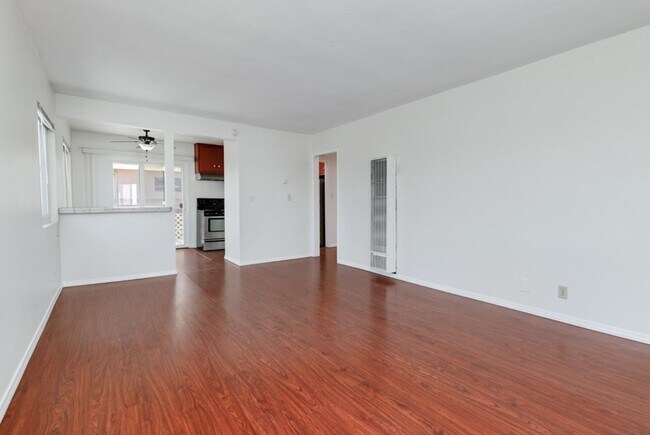 Building Photo - 617-617 Truly Terrace