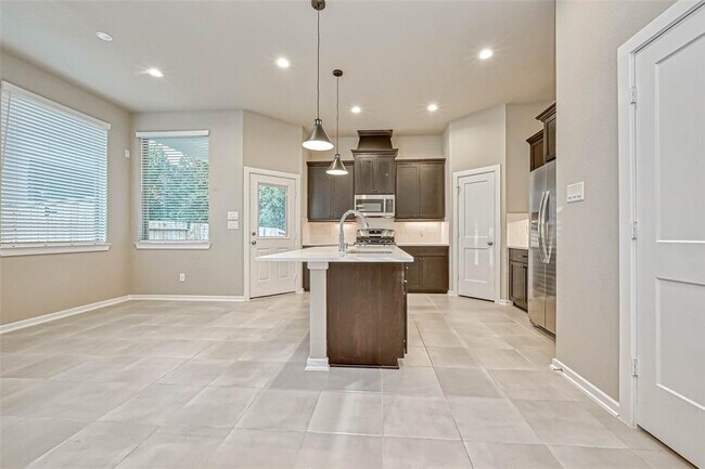 Building Photo - 493 Longleaf Pine Dr