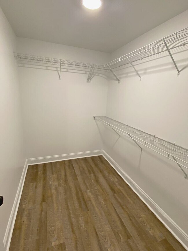 Building Photo - 3 bedrooms, 2 baths in Hahira/North Lownde...