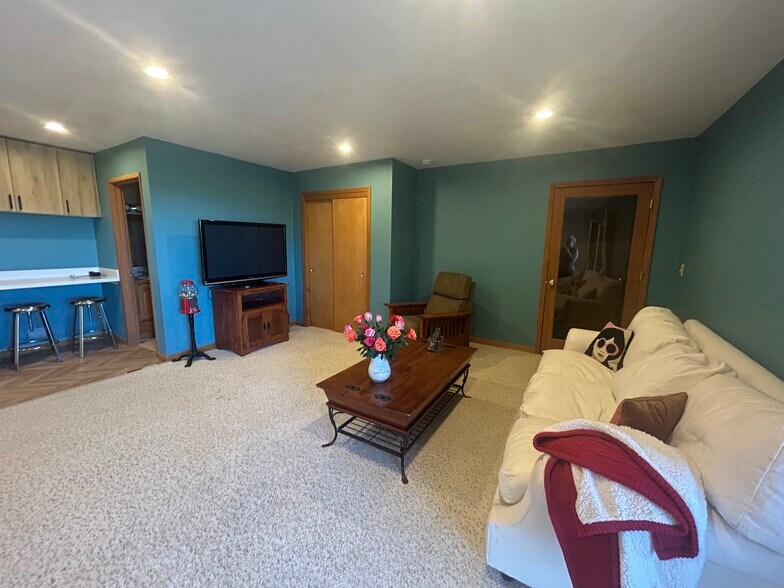 Living Space - 3 Ridgecrest Ct