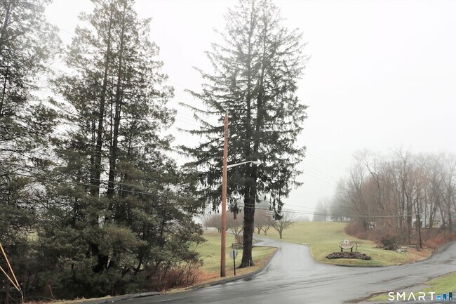 Building Photo - 6 Mary St