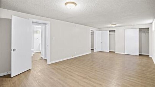 Building Photo - 10420/10422 E Mission Ave