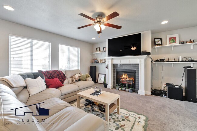 Building Photo - Immaculate 3-bedroom, 3.5-bathroom home for lease in Syracuse!