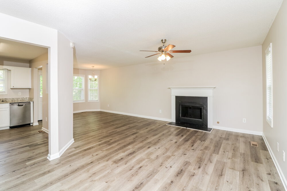 Building Photo - 425 River Trace Dr