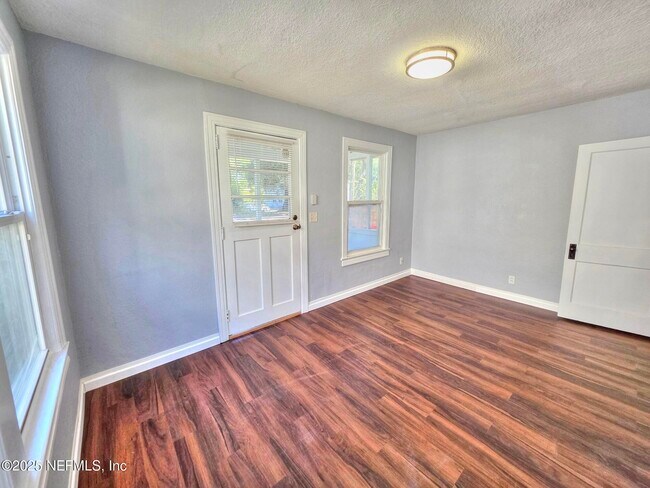 Building Photo - 616 Woodbine St