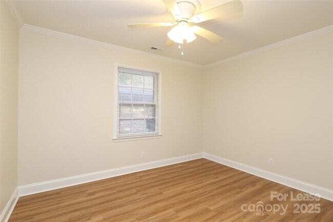 Building Photo - 937 Green Cir Dr