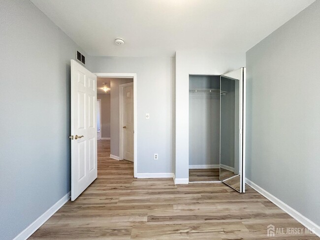 Building Photo - 122 Vineyard Rd