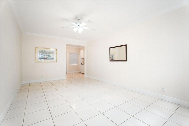 Building Photo - 315 Van Buren St