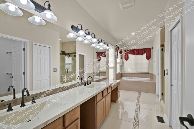 Building Photo - This beautiful 4 bedroom, 3 1/2 bathroom, ...