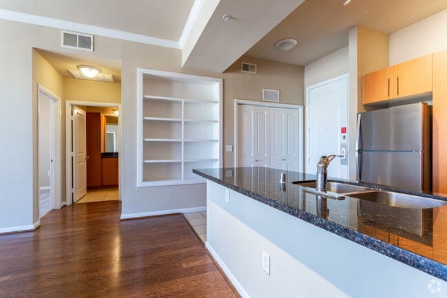 Building Photo - 2901 Cityplace W Blvd