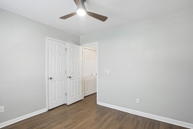 Building Photo - Bright and Airy Three Bedroom Home in Lake Linden! *MOVE IN SPECIAL AVAILABLE*