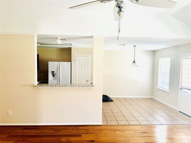 Building Photo - 25330 Barmby Dr