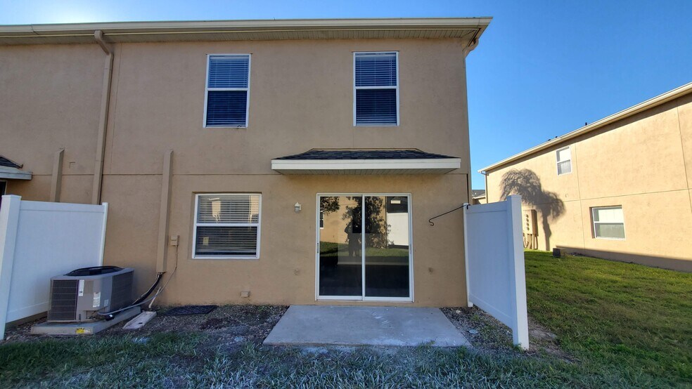 Building Photo - 8007 Sutton Terrace Ln