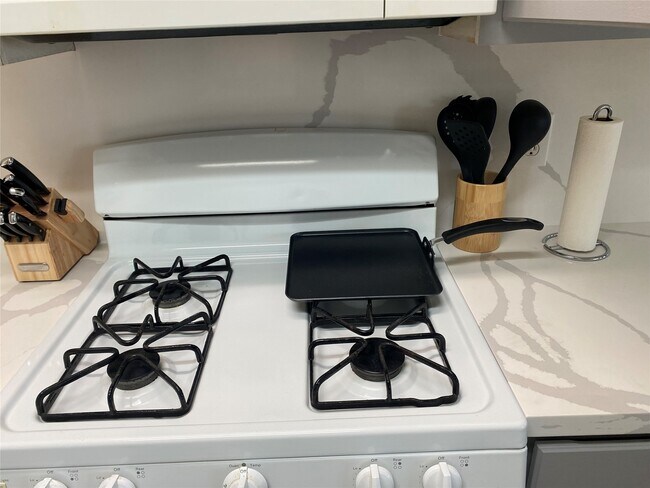 Building Photo - 13011 Peppergate Ln