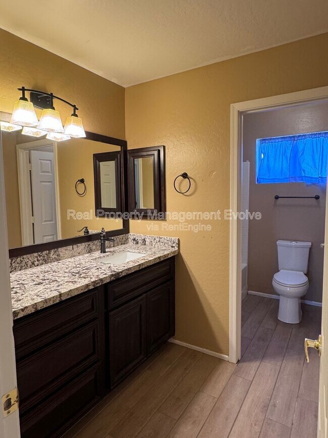 Building Photo - 10426 E Dolphin Ave