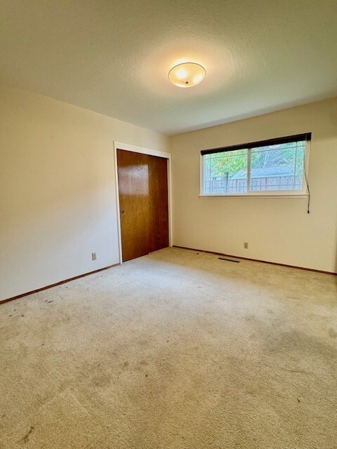 Building Photo - 310 Deerfield Dr