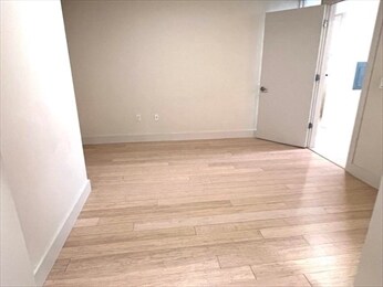 Guest Bedroom - 121 Portland St