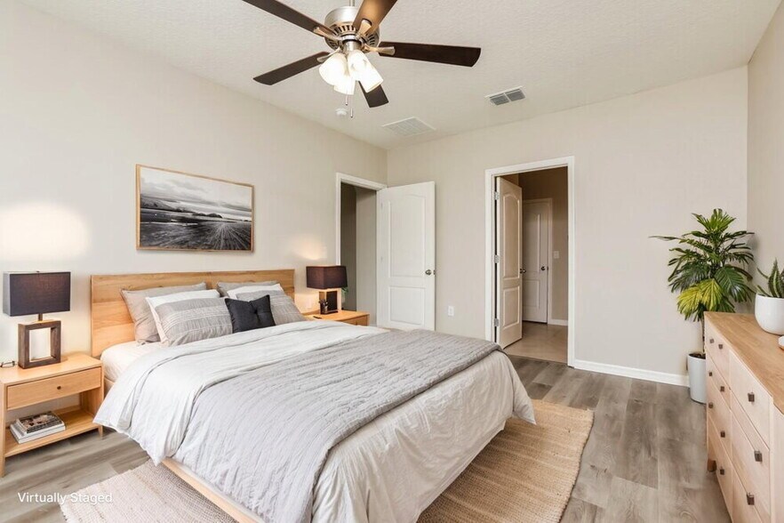 Building Photo - 5586 Western Sun Dr