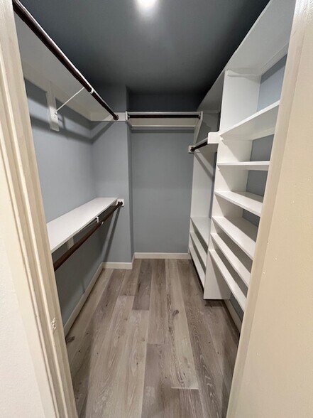 Building Photo - 28850 Conejo View Dr