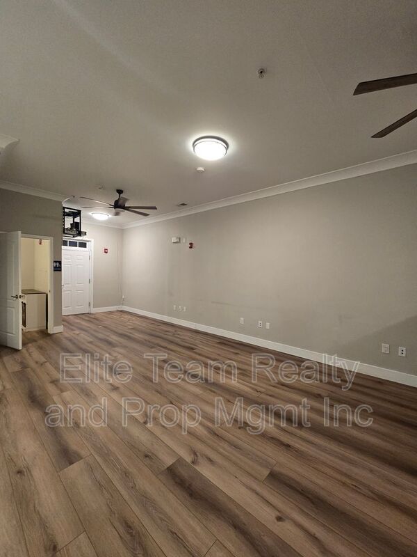 Building Photo - 2060 Ayrsley Town Blvd