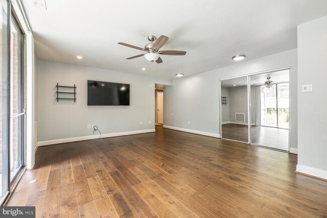Building Photo - 702 Quince Orchard Blvd