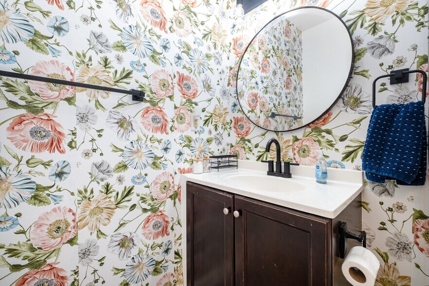 Building Photo - 209 Nowlin Dr