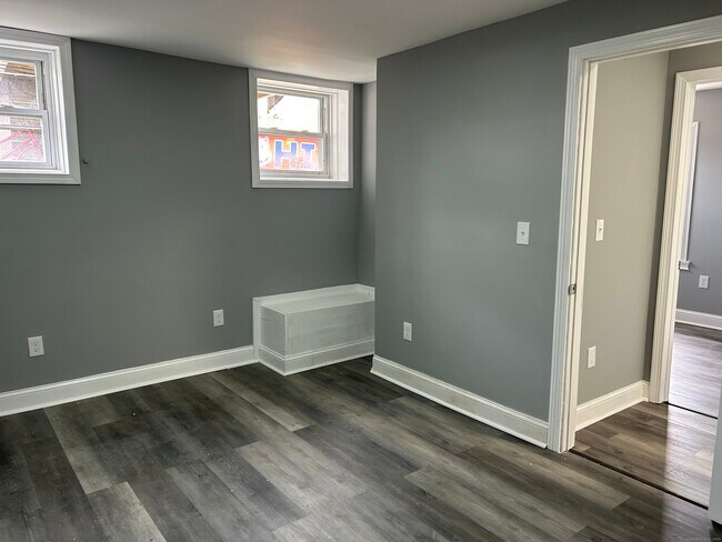 Building Photo - 22 Hawthorne St