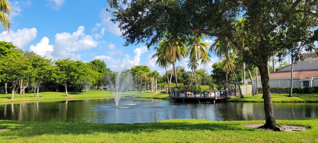 Building Photo - 611 Lyons Rd