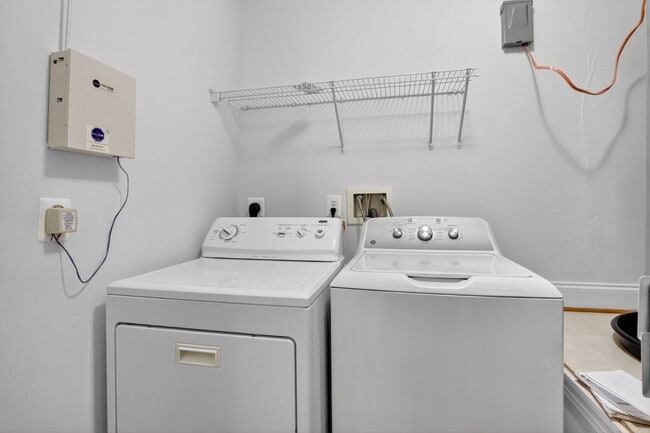 Building Photo - 23 Swanton Ln