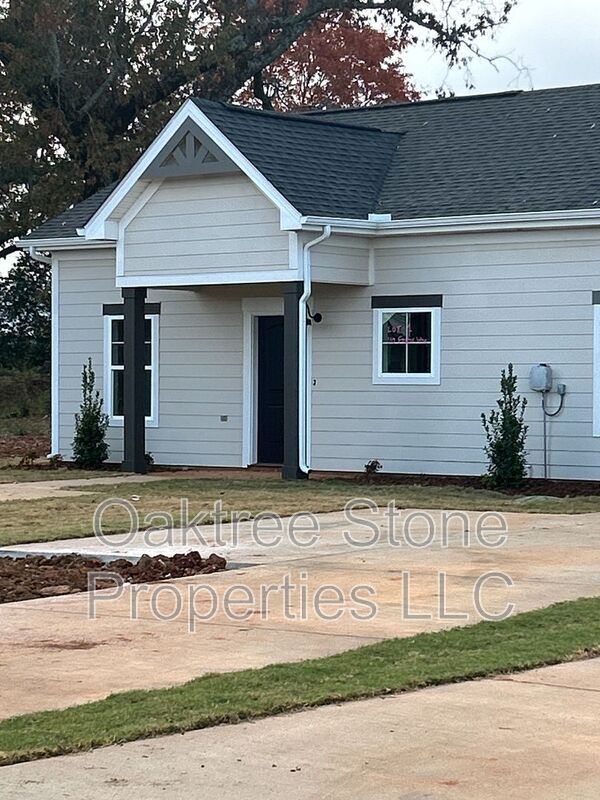 Building Photo - 118 Foster Wy Dr